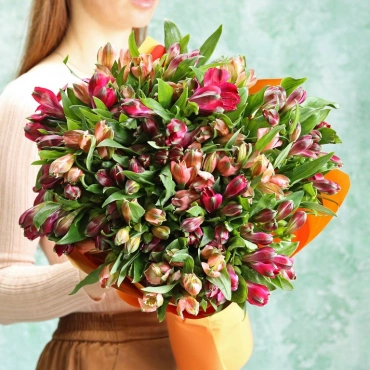 Разноцветная альстромерия букет