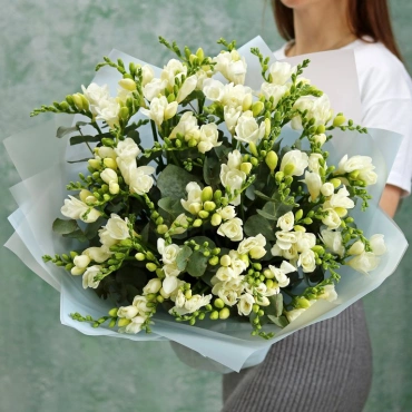 Фрезия в букете