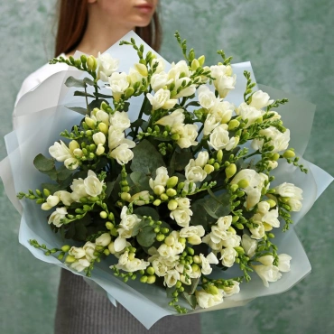 Фрезия в букете