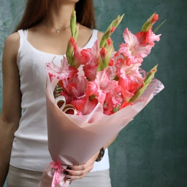 Гладиолусы букет от 5 шт.