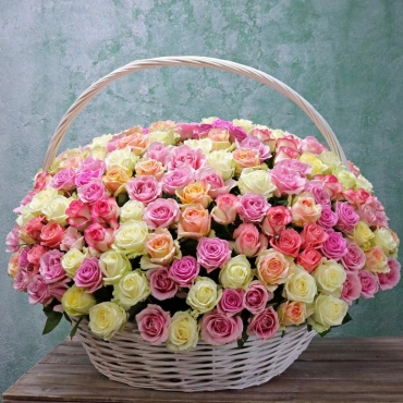 Корзина роз 251 шт.