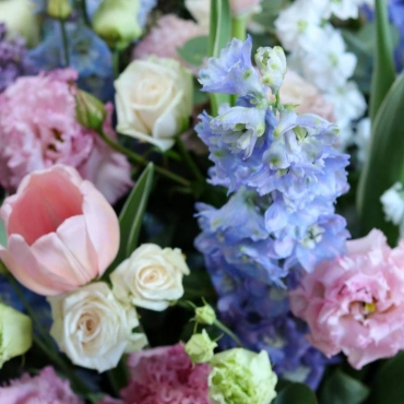 Цветы в вазе "01"