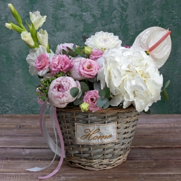 Корзина с цветами "012"