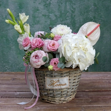 Корзина с цветами "012"