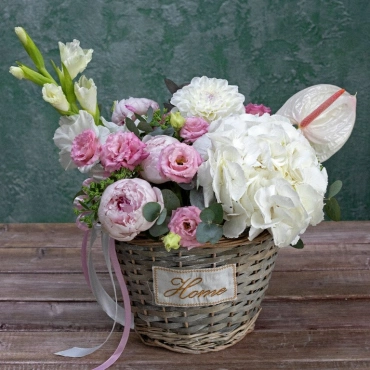 Корзина с цветами "012"
