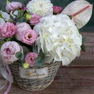Корзина с цветами "012"