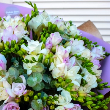 Букет из фрезии