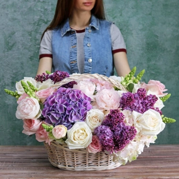 Корзина с цветами "007"