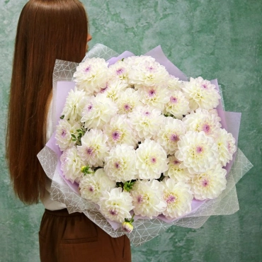 Большой букет георгинов