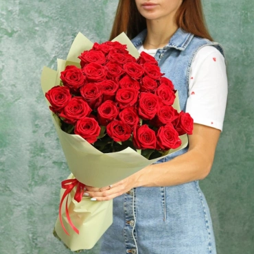 Красные розы 70 см.