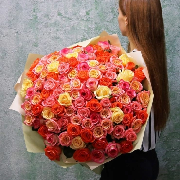 101 разноцветная роза