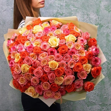101 разноцветная роза