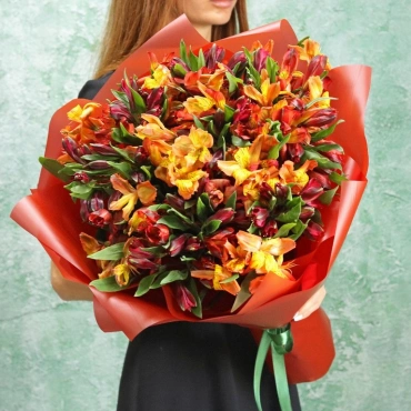 Альстромерия букет в красно-оранжевых тонах