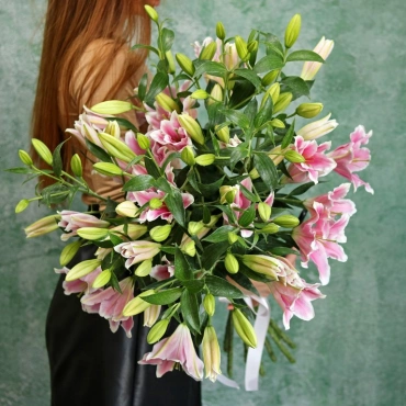 Букет лилий