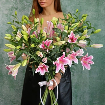 Букет лилий