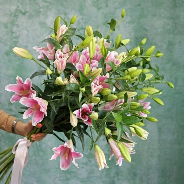 Букет лилий