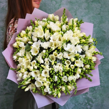 Букет из фрезий