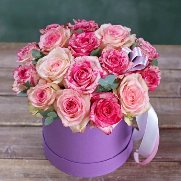 Роза баракуда в коробке