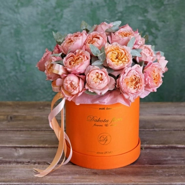 Джульетта в оранжевой коробке