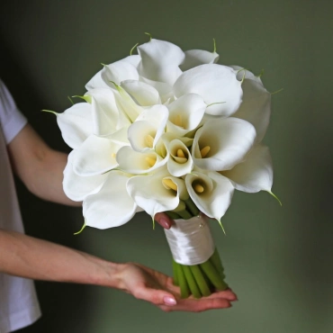 Букет невесты из белых калл