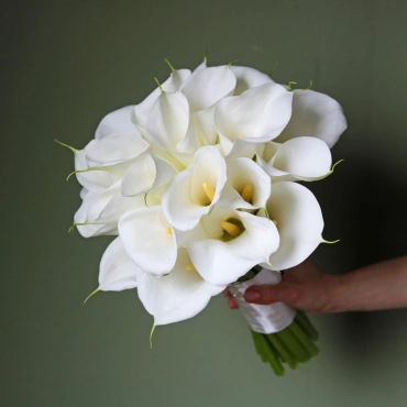 Букет невесты из белых калл