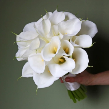 Букет невесты из белых калл