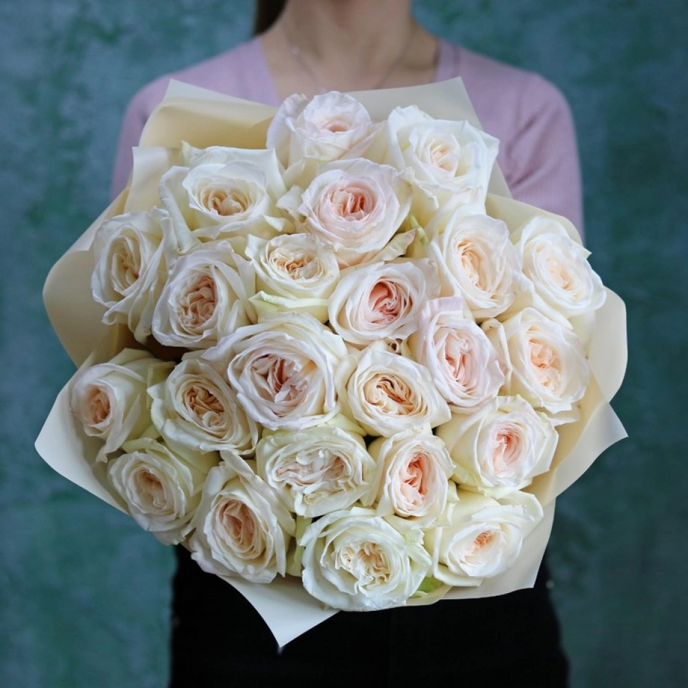 23 пионовидные розы