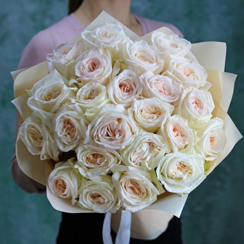 23 пионовидные розы