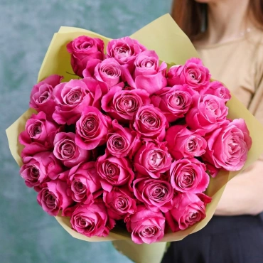 Малиновые розы