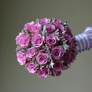 Букет невесты с фиолетовыми розами