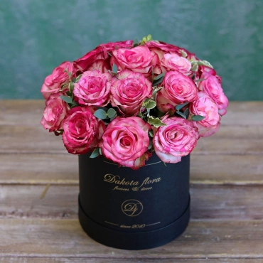 Роза баракуда в черной коробке