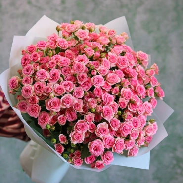 Букет кустовых роз