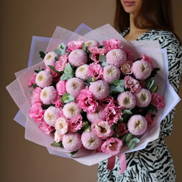 Букет из эустомы и хризантемы