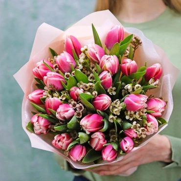 Букет тюльпанов с ваксфлавером