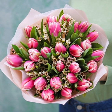 Букет тюльпанов с ваксфлавером