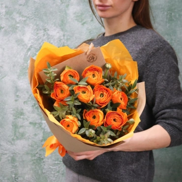 Оранжевые ранункулюсы