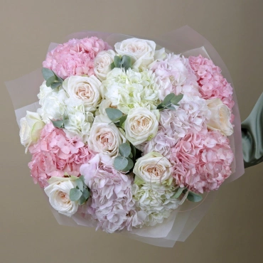 Гортензии и пионовидные розы Охара