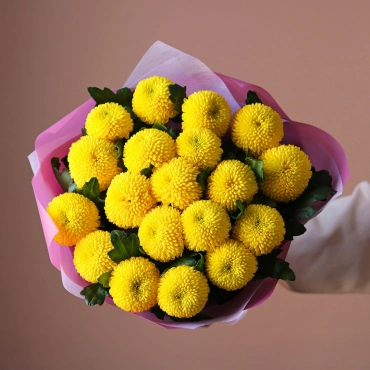 Букет из желтых хризантем Момоко