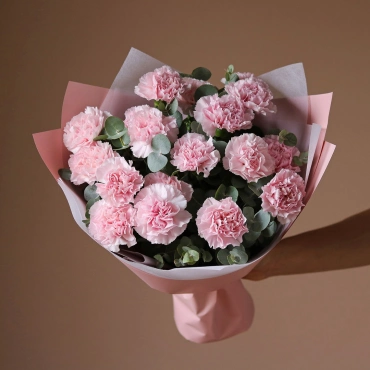 Букет розовых гвоздик