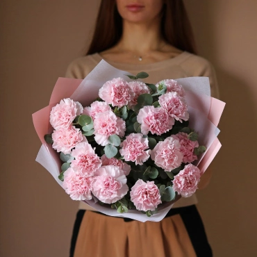 Букет розовых гвоздик