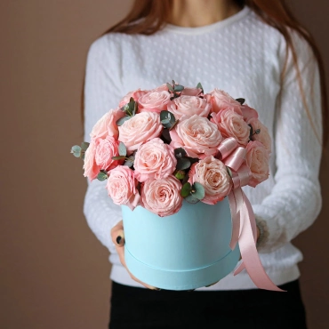 Пудровая роза в коробке