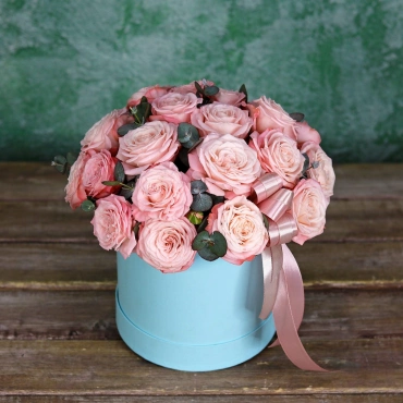 Пудровая роза в коробке