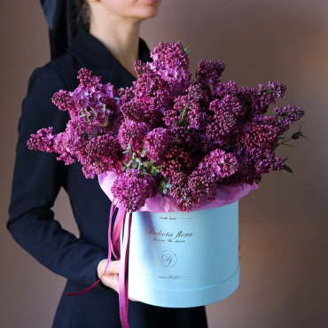 Сезонная сирени в коробке