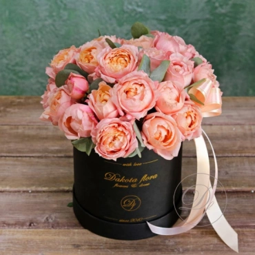 Розы Джульетта в коробке