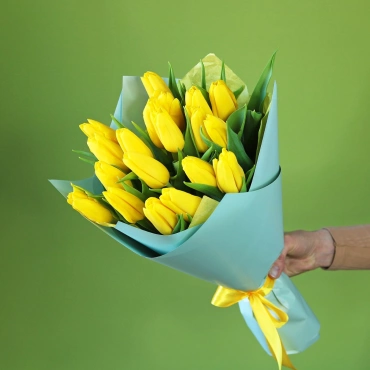 Букет желтых тюльпанов