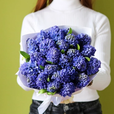 Синие гиацинты букет