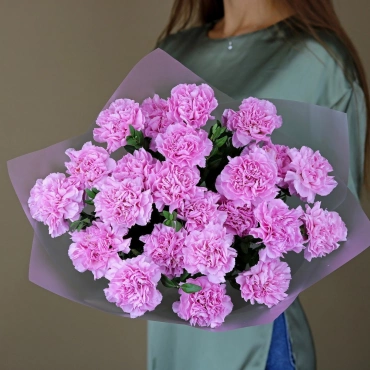 Розовые гвоздики букет