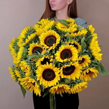 Большой букет подсолнухов