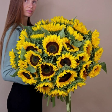 Большой букет подсолнухов