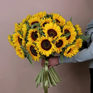 Большой букет подсолнухов